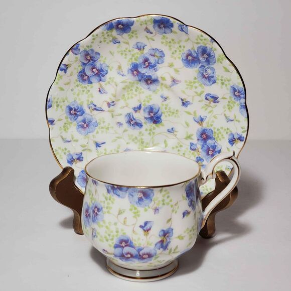 Royal Albert Teacup and Saucer Blue Pansy Vintage - Picture 9 of 9